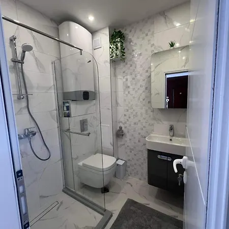 Harmony Apartment- 4 People- New Modern Flat-by The Sea Апартамент