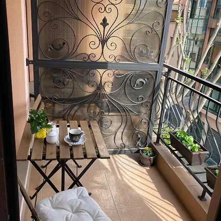 Harmony Apartment- 4 People- New Modern Flat-by The Sea Варна