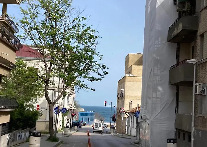 Harmony Apartment- 4 People- New Modern Flat-by The Sea Apartment Warna