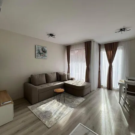 Harmony Apartment- 4 People- New Modern Flat-by The Sea וארנה