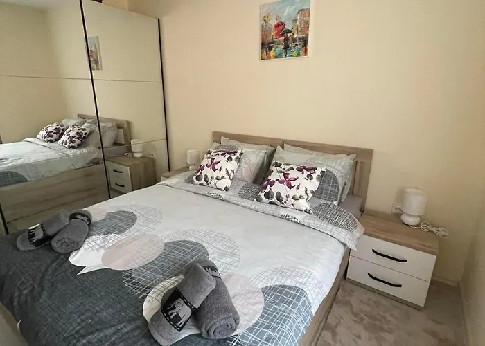 Harmony Apartment- 4 People- New Modern Flat-by The Sea דירה