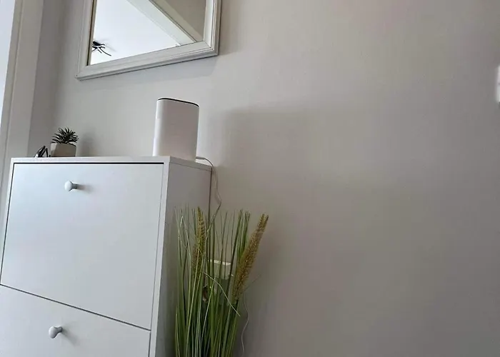 Harmony Apartment- 4 People- New Modern Flat-by The Sea *