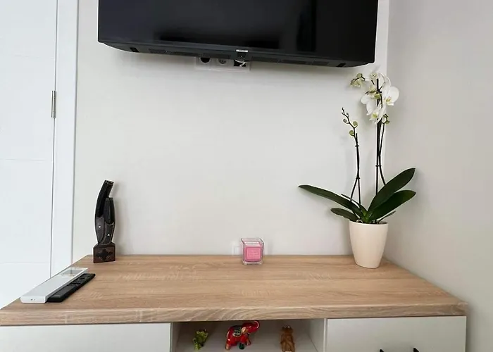 Harmony Apartment- 4 People- New Modern Flat-by The Sea